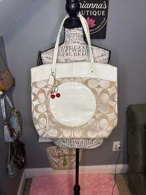 Coach Laura Signature Tote Canvas Shoulder Bag Champagne/White F18335